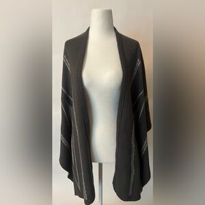 Gray shawl geometric pattern